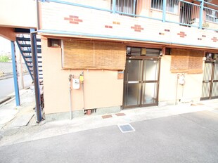 泉谷文化住宅　北棟の物件外観写真